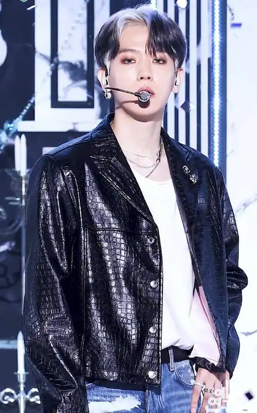 边伯贤solo出道四周年