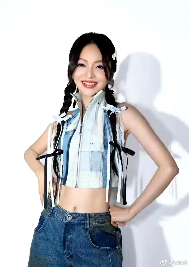 张韶涵新造型清纯甜美,梦回《公主小妹》