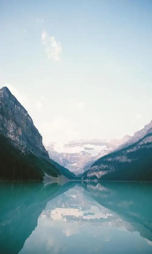 清澈迷人的湖水风景,锁屏图片,高清手机壁纸,风景-回车桌面