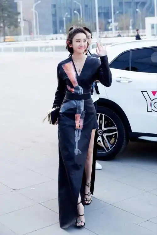 造型师影响明星的身高?165的唐艺昕却穿出了小个子的感觉!