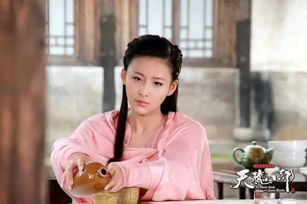 贾青天龙阿朱走红无贼为其锦上添花