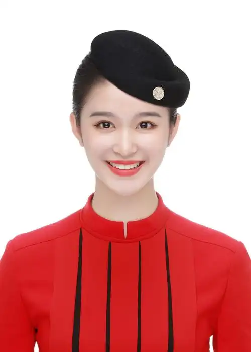 黄悦2018级空中乘务专业学生四川航空乘务员