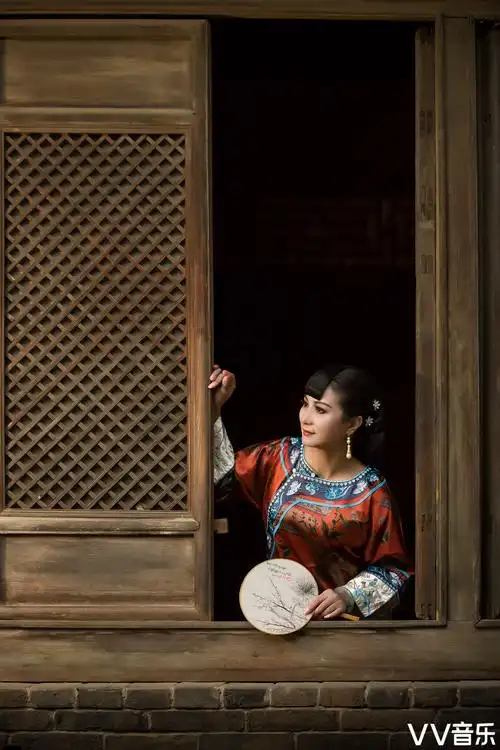 烛光更捻,皆是离人影