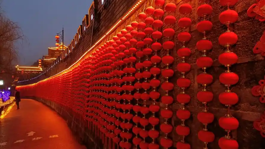 新春走基层麟游大红灯笼高高挂浓浓年味扑面来