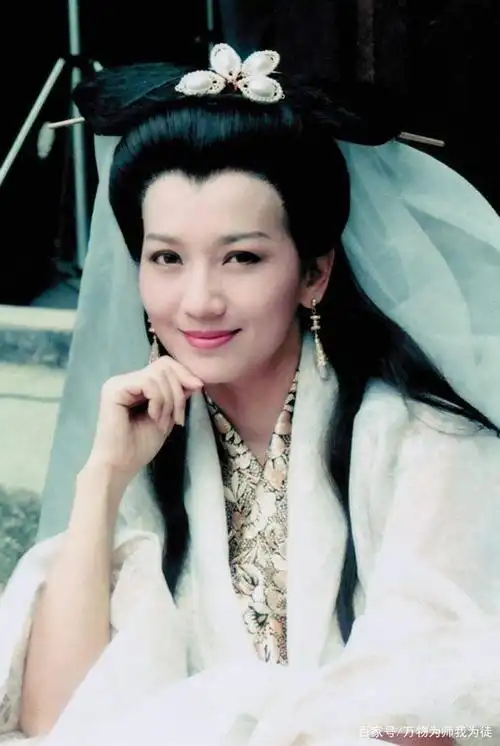 《新白娘子传奇》是由赵雅芝(试验白蛇)和叶童(饰演许仙)主演的经典