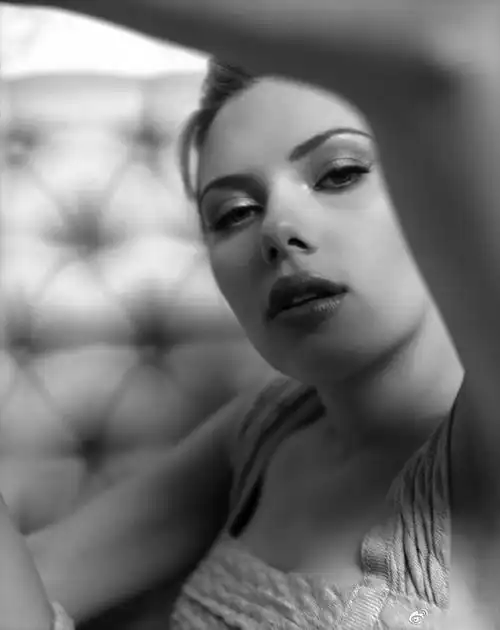 斯嘉丽约翰逊早年性感杂志写真图片39