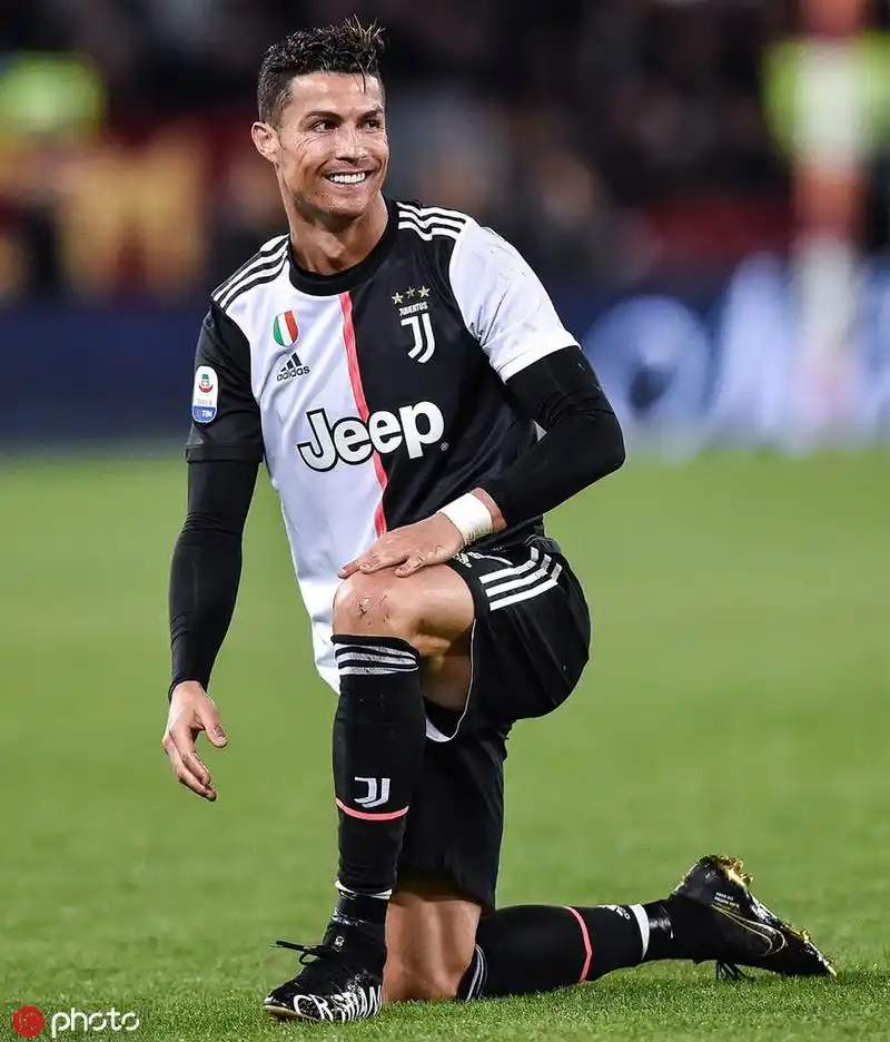 c罗穿上尤文新战袍