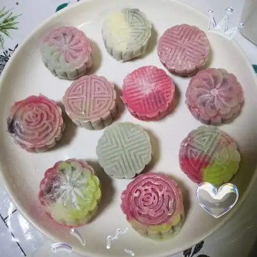 彩色冰皮月饼