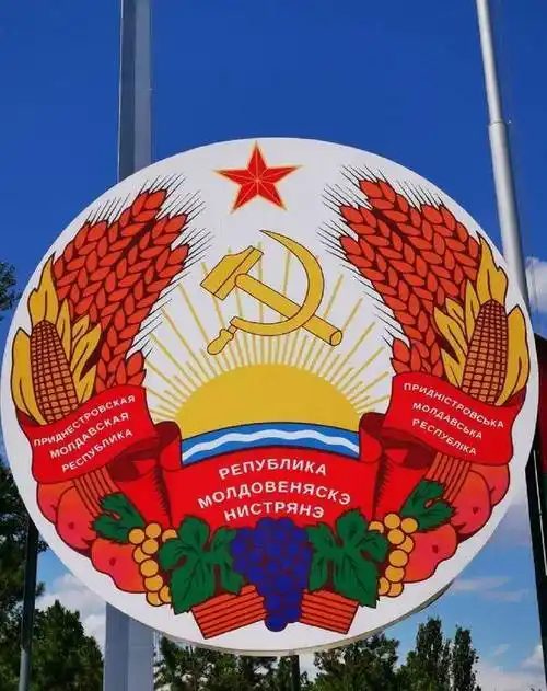 国徽国旗仍为镰刀锤头,靠军火生意为生_共和国_苏联_地区