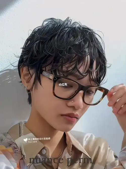 日系凌乱感短发酷飒又温柔女生短发推荐