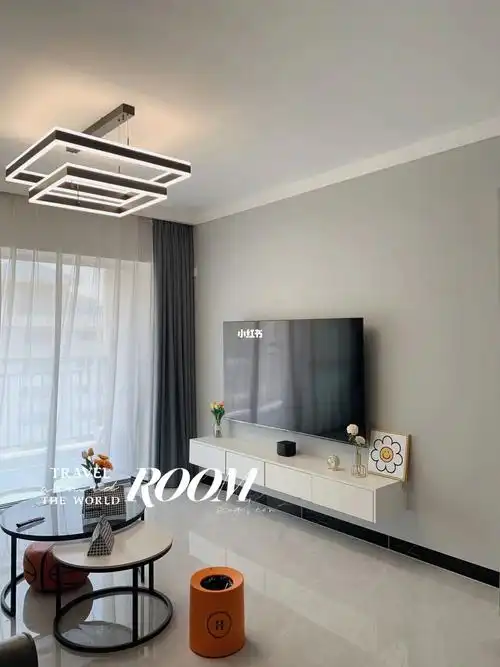 没吊顶 只简简单单刷了乳胶漆 倒觉得越简单越耐看#电视背景墙