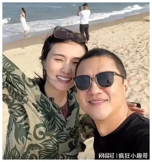 李亚鹏老婆初二没回娘家,金喜带2岁女儿进大棚,夏夏吃草莓好萌_网易