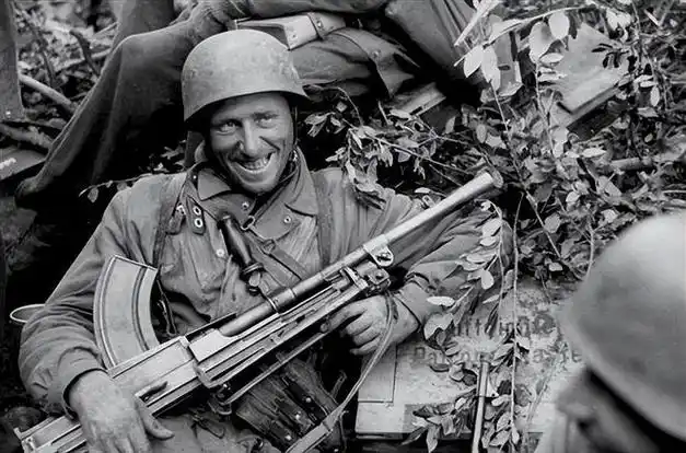 二战中的意大利军队:各位,我们不是来打仗的,是来负责搞笑的!|德军|德