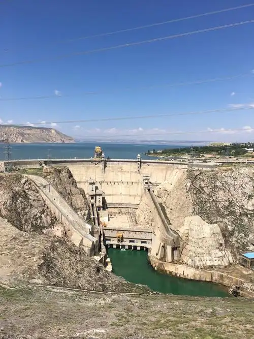 黄河第一坝———青海龙羊峡水电站. - 美篇