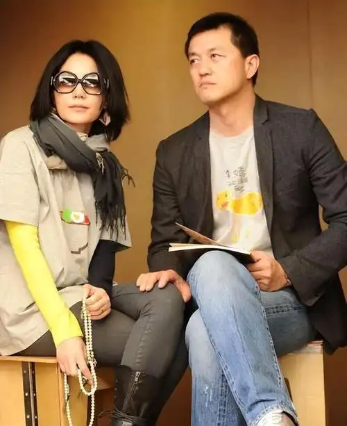 窦靖童我妈是王菲我爸是窦唯我不敢恋爱结婚