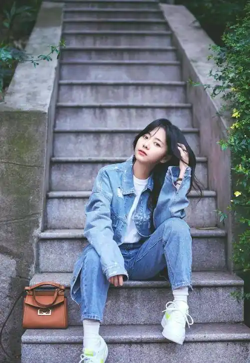 谭松韵春季时尚大片引领潮流