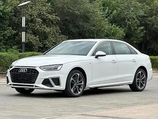 奥迪a4l 2023款 40 tfsi 时尚动感型 准新车 0次过户 原厂质保