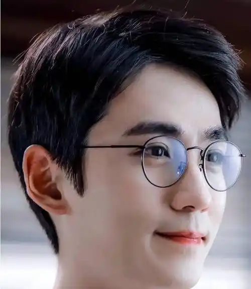 采用断章取义的手法进行信息拼凑,解读",属于不实言论,恶意抹黑朱一龙