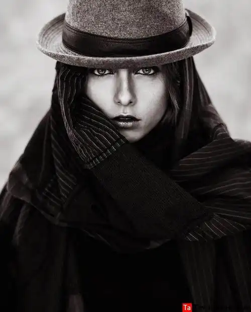 henrikadamsen黑白经典人像