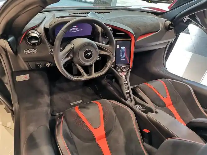 迈凯伦720sspider孟菲斯红黑红430万元包牌