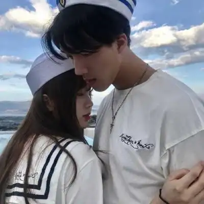 2,情侣图片双人配对:配对情侣图片