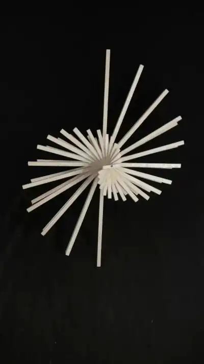 美丽的旋转渐变……线的立体构成.