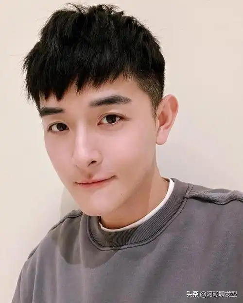 男士发型2021新款短发图片(2022年最流行的短发发型男图片)-天晟网