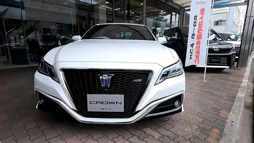 新车鉴赏,实拍2021款丰田皇冠hybrid版