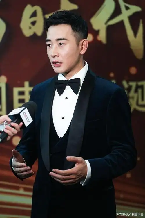 罗晋的奶茶之举:传递温暖与关爱的星座力量