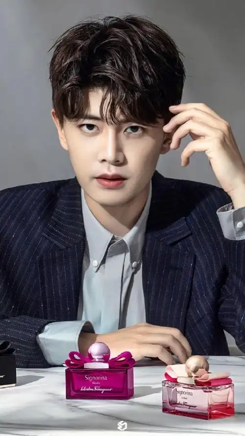 任嘉伦菲拉格慕伊人香水系列大中华区代言人##任嘉伦超凡2020