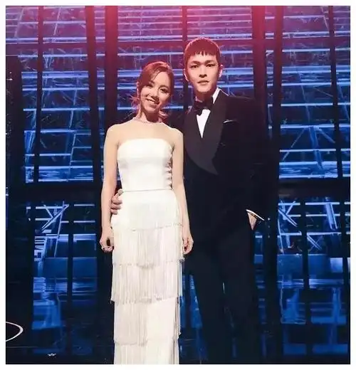 不主动也不拒绝!被称为"女海王"的邓紫棋,玩得比华晨宇还要花