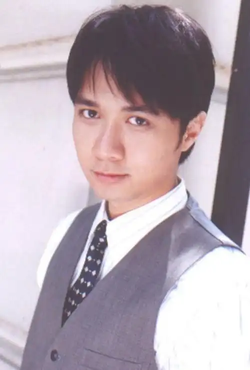 虽说古巨基是一位港台艺人,不过他靠着年轻时候主演的《还珠格格》