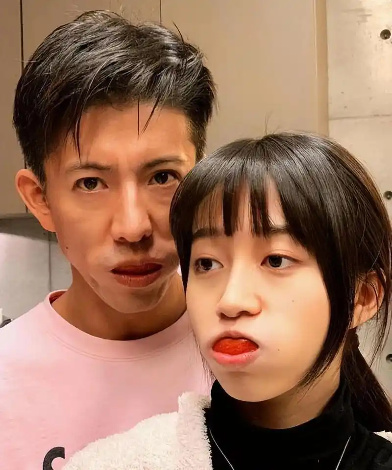 木村拓哉与妻子工藤静香罕见同框,十指紧扣超恩爱,力破婚变传闻