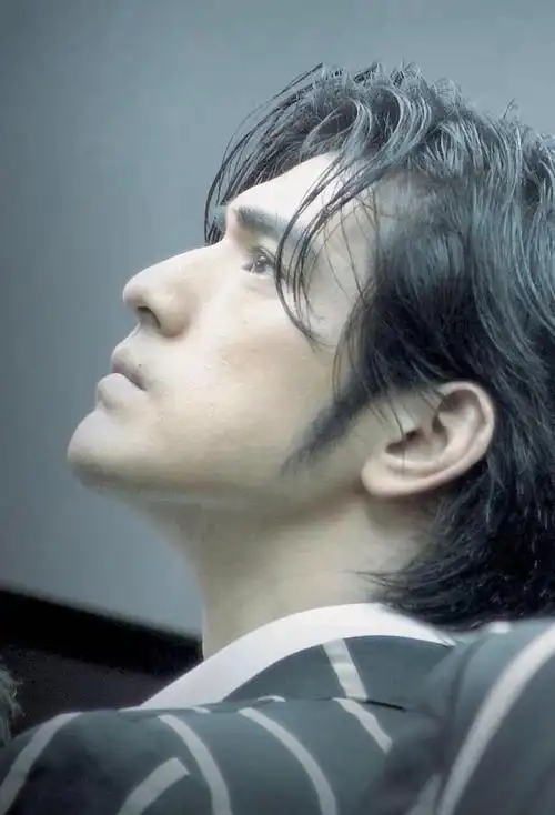 亚洲第一美男被赞具影像美学脸的金城武曾为三个女人燃情