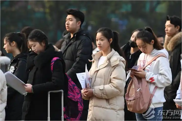 上海电影学院艺考开启考生素颜参考