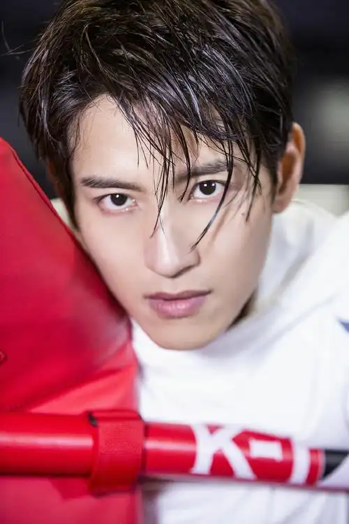 张峻宁图片 张峻宁帅气图片