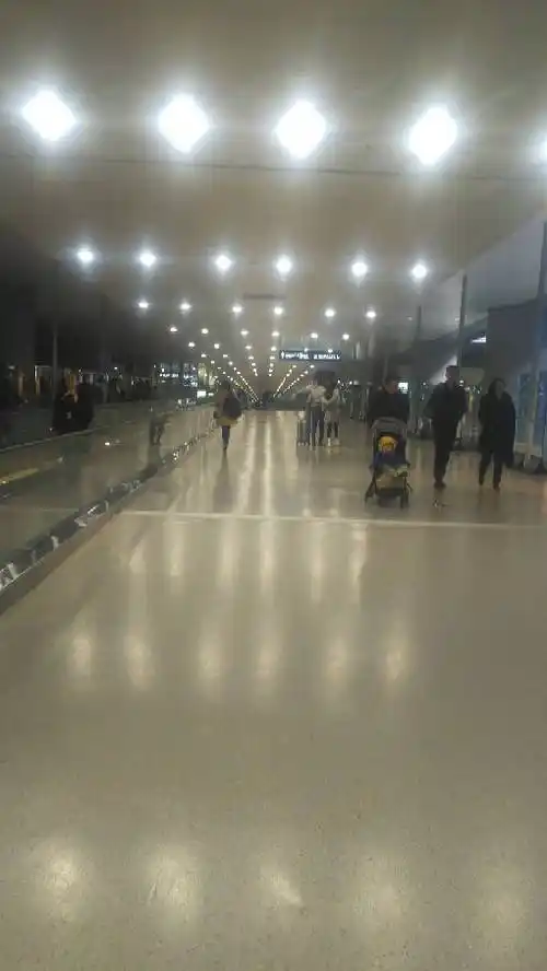 哪位朋友可以给我发一张自己拍的上海虹桥机场的照片