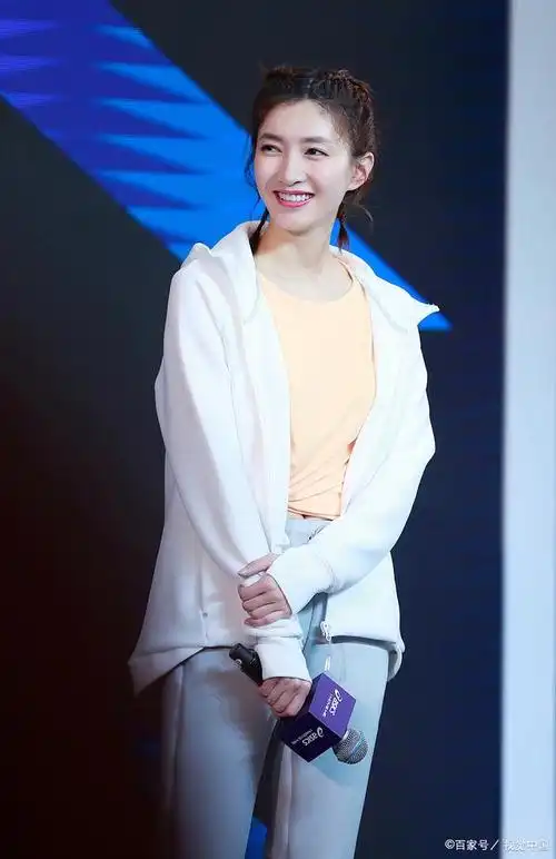 江疏影优雅大方,美丽动人,演技又好!简直完美