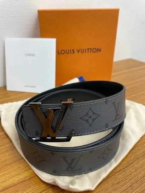 超级耐看的lv男士皮带男士腰带假如不知道送什么给男朋友,我觉得送