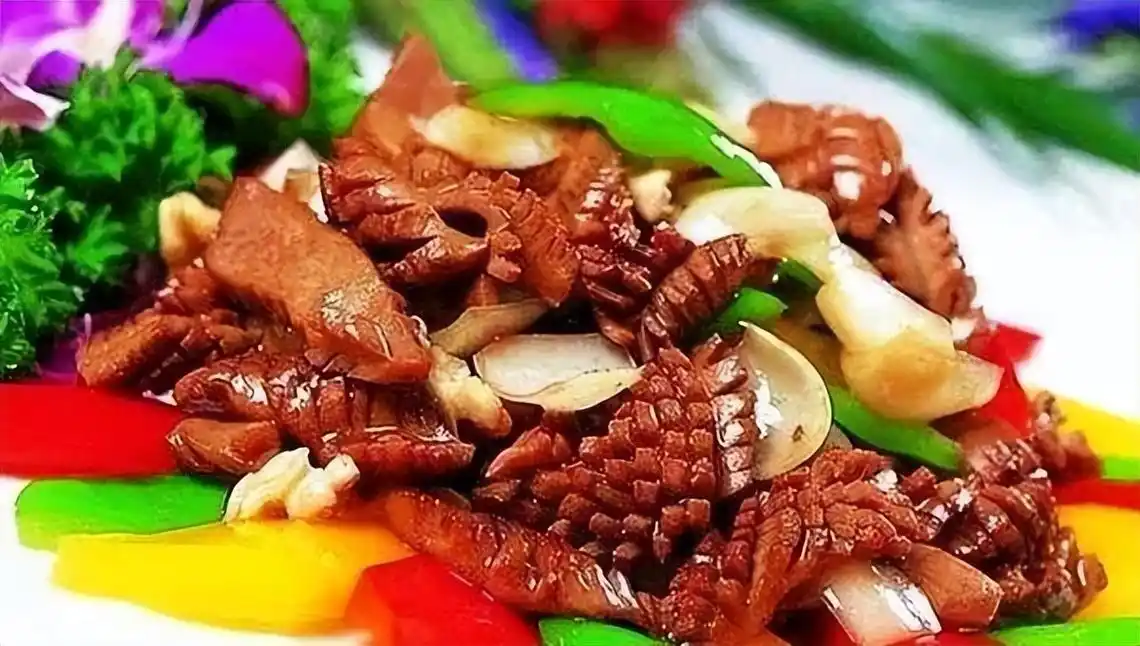 品味山东名菜:油爆双脆的美食传承与故事