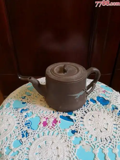 老式紫砂壶一个