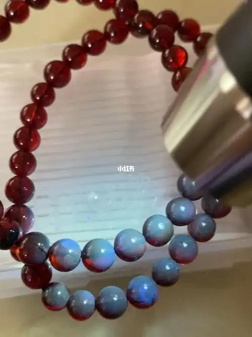 缅甸血珀紫光灯真假
