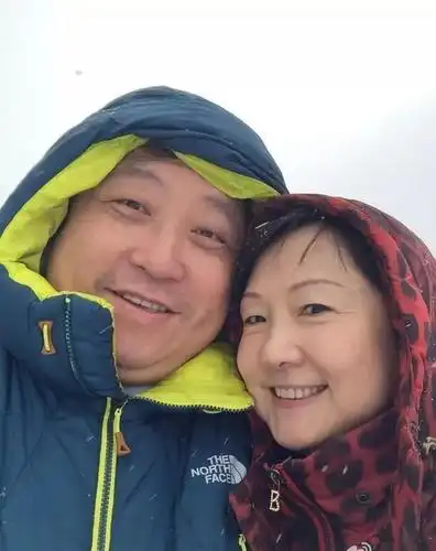 50岁邱淑贞近照曝光,还似少女,嫁入豪门19年,女儿比妈妈还美!