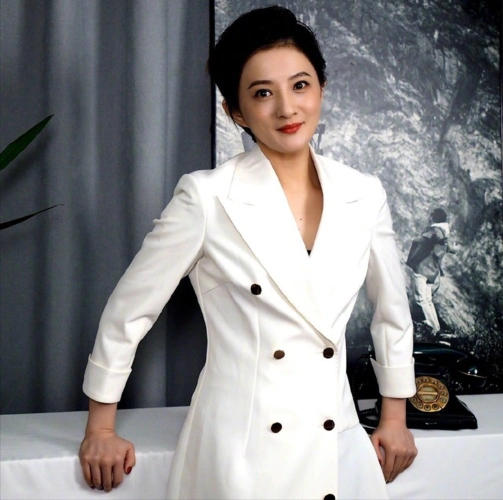 她是童年女神北大学霸金铭41岁谈不结婚原因曝光网友很现实