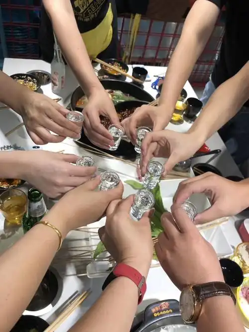 做健康酒,喝家乡味,让"纯粮匠香"久飘四方