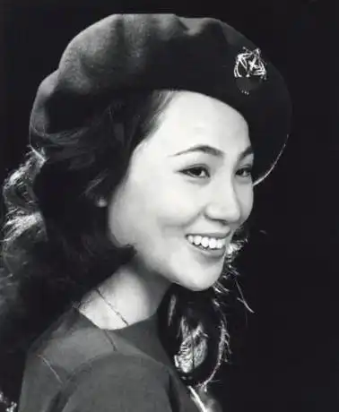 以为他们退出歌坛,其实早已悄然离世,再也见不到的几位歌星