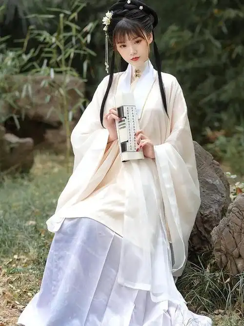 明代服饰:紫萧吹月翔丹风,翠袖临风舞彩鸾