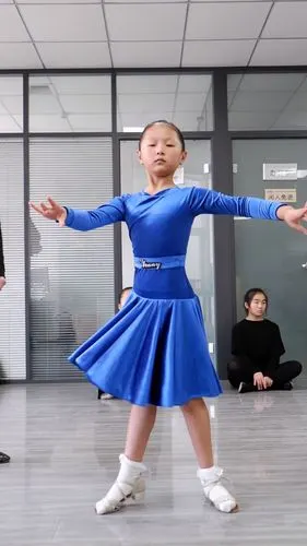 元旦特训少儿精英班王翱航老师伦巴课堂拉丁舞