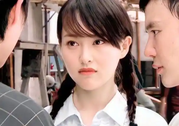 唐嫣整容前后对比照(唐嫣早期照片对比)(7)