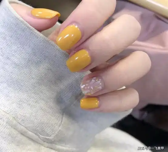 姜黄色跳色美甲,真的美炸了!_颜色